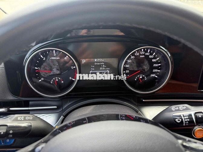 Kia Carnival 2.2D Premium 8S sx 2022 màu xanh