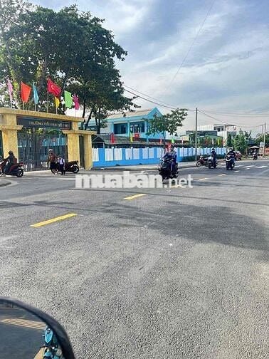 450m đg nhua xuân phú hoà khánh.
