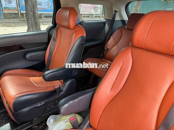 Kia Carnival 2.2D Premium 8S sx 2022 màu xanh