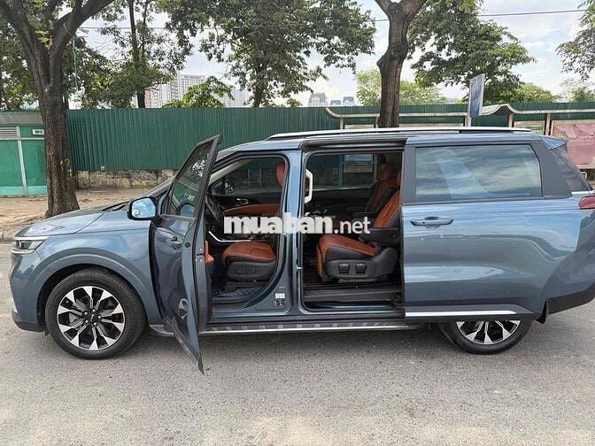 Kia Carnival 2.2D Premium 8S sx 2022 màu xanh