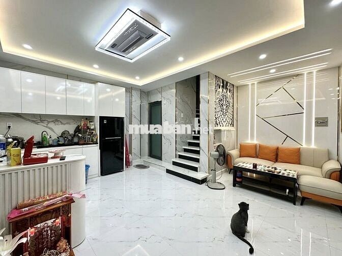 HIẾM – Bán nhà Vạn Kiếp- hẻm 3m, DT 42m², 4 tầng, giá chỉ 8.X tỷ.