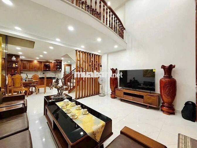 Bán nhà giá 5 Tỷ 690tr HXH 8m ở Hiệp Bình, Thủ Đức, 70m2, 3PN, 3WC,SHR
