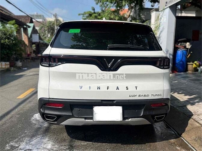 VinFast Lux SA2.0 base 2022 - 38000 km