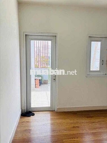 GẦN TTTM GIGAMAL NHÀ 2 LẦU 3PN 4WC SÂN Ô TÔ SẴN MÁY LẠNH BÀN GHẾ Ở+ VP