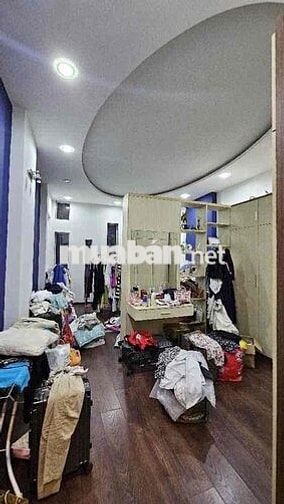 Nhà Đẹp Nhất 4 Tầng — P10 Tân Bình Gần Âu Cơ Thái Thị Nhạn(4m x 16m)