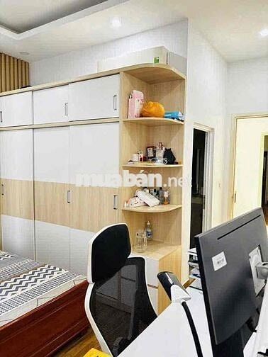 GẦN TTTM GIGAMAL NHÀ 2 LẦU 3PN 4WC SÂN Ô TÔ SẴN MÁY LẠNH BÀN GHẾ Ở+ VP