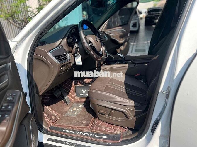 VinFast Lux SA2.0 base 2022 - 38000 km