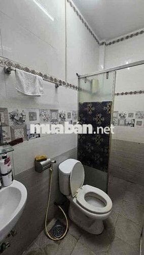 nhà 1 trệt . 1 lâu . 1PN . 1BD