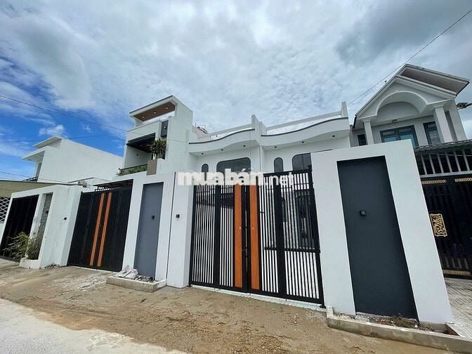 Nhà Mới ngay Đức Hoà Đông, Đức Hòa, Long An, 2,7 tỷ, 116m2