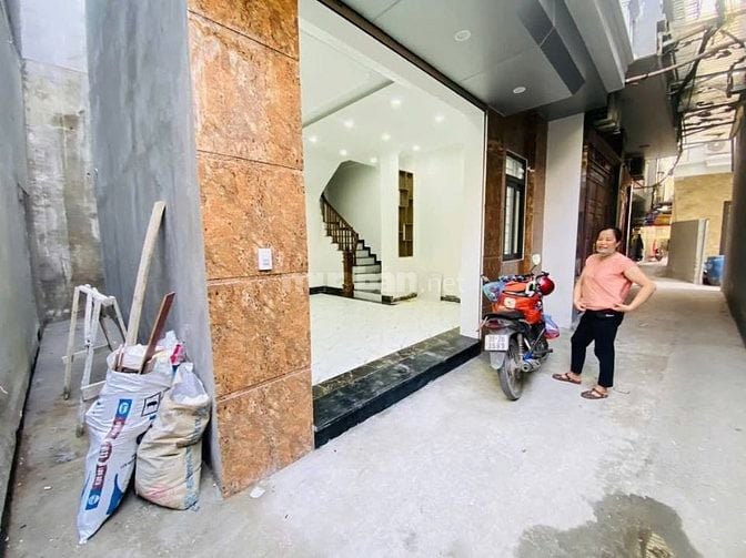 Bán nhà riêng 35m2x5 tầng, Yên Ngưu, Tam Hiệp Thanh Trì, 6,3 tỷ