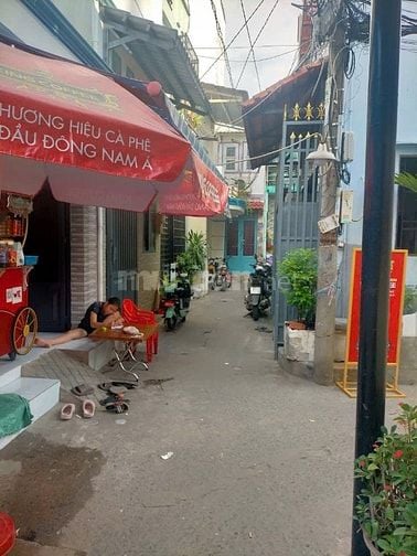 Cho thuê nhà mặt tiền số 72 Nguyễn Duy phường Chánh Hưng, 4x10m, 2 lầu