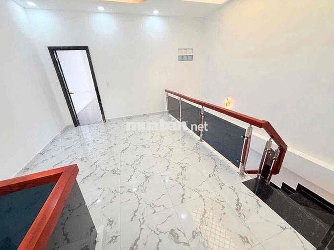CHỈ NHỈNH 6TỶ- XE HƠI ĐỖ CỬA- 3TẦNG NGAY TT TÂN PHÚ.