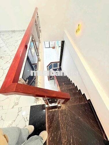 CHỈ NHỈNH 6TỶ- XE HƠI ĐỖ CỬA- 3TẦNG NGAY TT TÂN PHÚ.