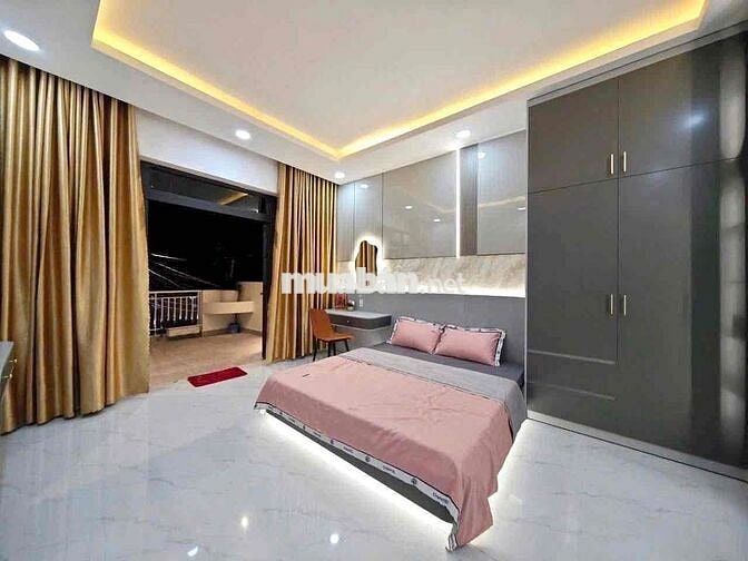 Xe Hơi Đậu Trước Nhà 2 Mặt Tiền Hẻm Thông Ra Nhiều Đường