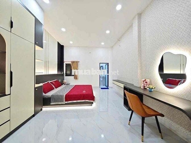 Xe Hơi Đậu Trước Nhà 2 Mặt Tiền Hẻm Thông Ra Nhiều Đường