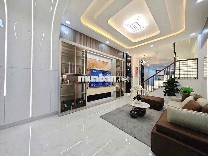 Xe Hơi Đậu Trước Nhà 2 Mặt Tiền Hẻm Thông Ra Nhiều Đường