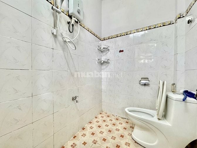 Chính chủ cho thuê căn hộ lầu 1, 80m2, 2PN, Mai Thị Lựu, Quận 1 giá rẻ