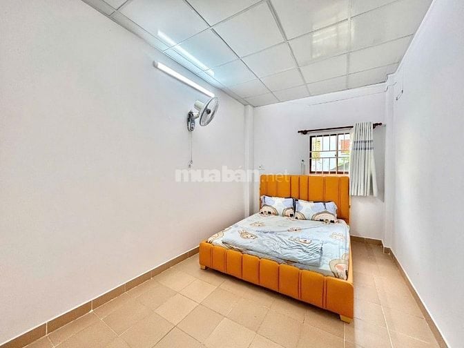 Chính chủ cho thuê căn hộ lầu 1, 80m2, 2PN, Mai Thị Lựu, Quận 1 giá rẻ