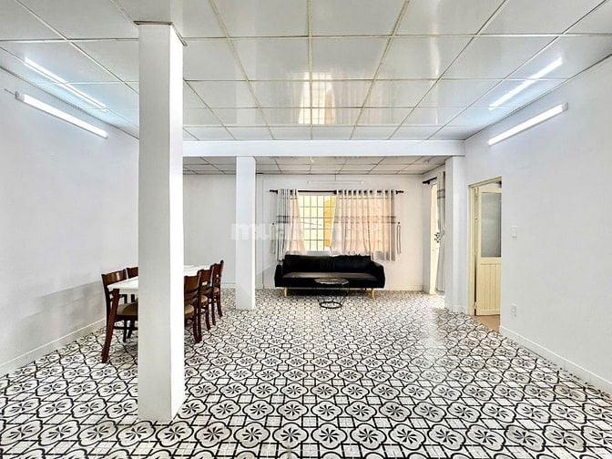 Chính chủ cho thuê căn hộ lầu 1, 80m2, 2PN, Mai Thị Lựu, Quận 1 giá rẻ