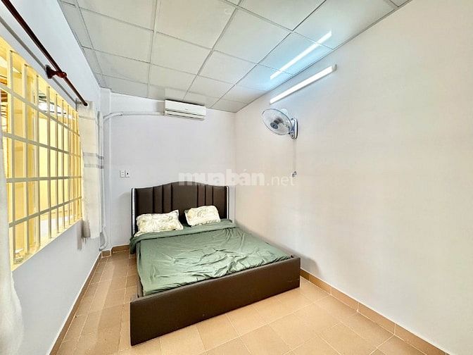 Chính chủ cho thuê căn hộ lầu 1, 80m2, 2PN, Mai Thị Lựu, Quận 1 giá rẻ