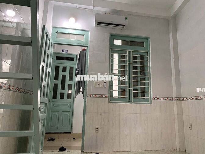PHÒNG TRỐNG CÓ GÁC 2TR3 CÓ MÁY LẠNH, MÁY NƯỚC NÓNG, NỘI THẤT CƠ BẢN