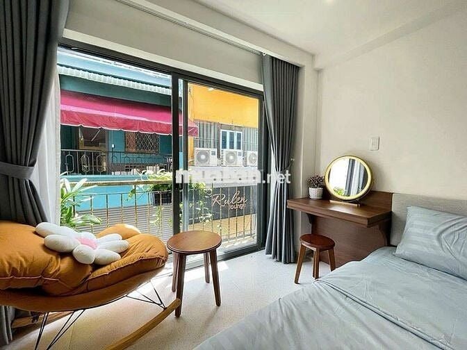 Siêu phẩm căn hộ full nội thất ban công thoáng mát Đề Thám Quận 1