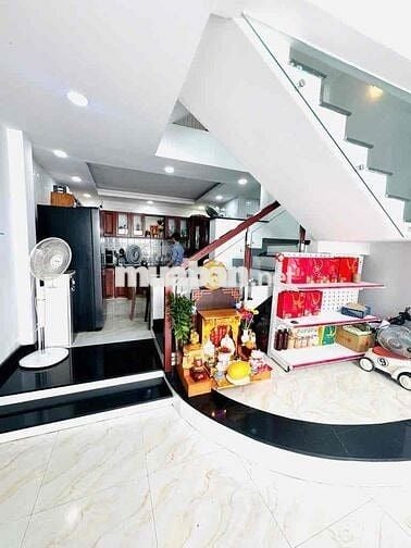 NHÀ ĐẸP,  NỞ HẬU, NGAY CHỢ,  GIGAMAl, HXH , 50M2, 5TỶ NHỈNH, TL