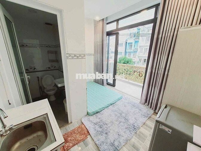 Studio cửa sổ- ban công- 1PN tách bếp 3tr3-3tr8