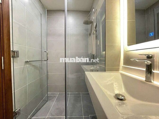 Siêu phẩm căn hộ full nội thất ban công thoáng mát Đề Thám Quận 1