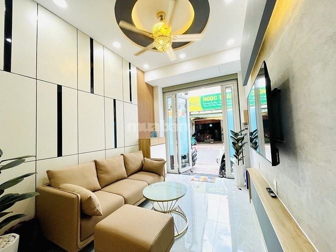 BÁN NHÀ MẶT TIỀN ĐƯỜNG NGUYỄN TRỌNG TUYỂN QUẬN PHÚ NHUẬN 