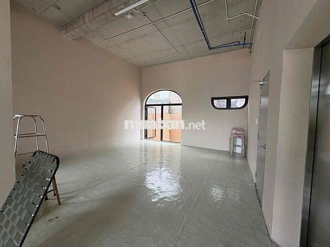 Mặt bằng kho Q7 – Lê Văn Lương, 120m² + sân rộng, giá 77tr/tháng