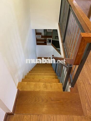 NHÀ 2 MẶT HXH Giáp PHÚ NHUẬN, QUẬN 1 - Nội Thất Cao Cấp