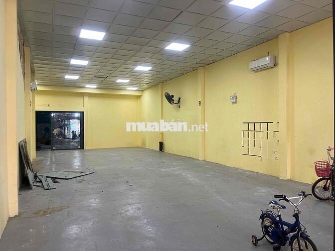 CHO THUÊ NHÀ KHO +XƯỠNG 6,5x32 nở hậu đường 6m  gần chợ Bà Điểm