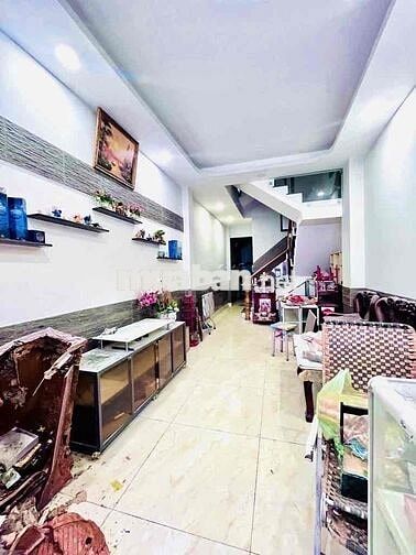 Quá rẻ, Nhà 175m2, DTXD: 60m2, Xe hơi đậu chục chiếc
