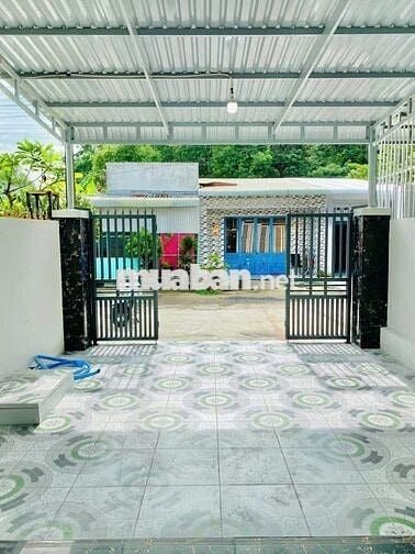 Bán gấp căn nhà ở 1/ Đ . Trịnh Thị Miếng , Hóc Môn 100m2 SHR giá 1 tỉ