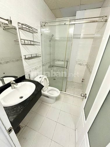 Bán nhà đường Lê Văn Thịnh rẽ vào , mặt đường ô tô thông thoáng 