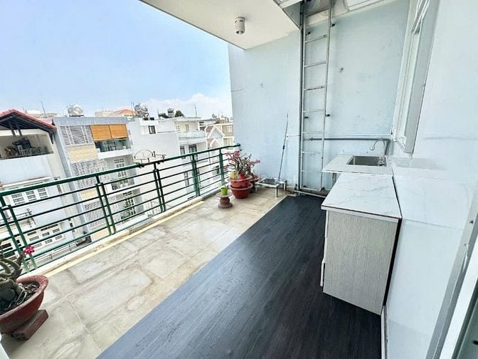 Bán nhà đường Lê Văn Thịnh rẽ vào , mặt đường ô tô thông thoáng 