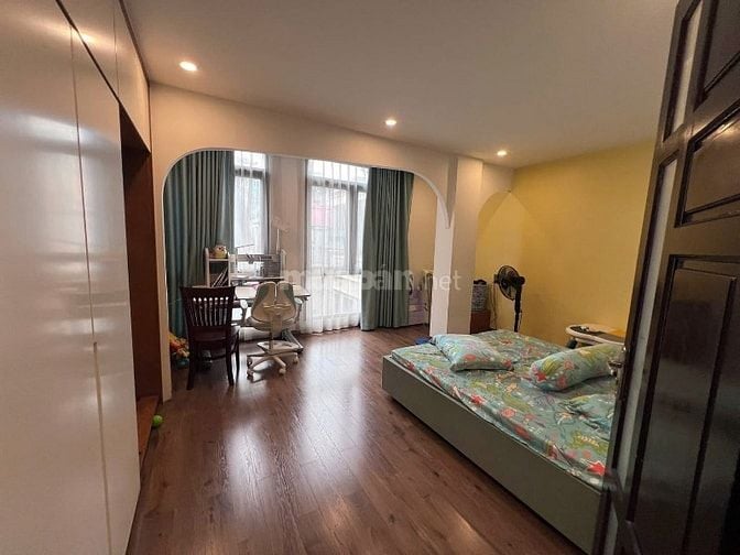 Bán nhà Phân lô, cao cấp Trần Quang Diệu, 7 tầng, đầy đủ nội thất xịn 