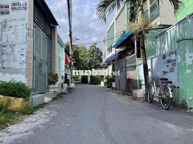 Dẫy trọ 4x18m Shr đh 5m thông vị trí đẹp ngay chợ Thị Trấn Hóc Môn