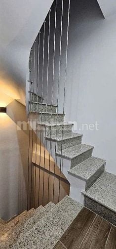 Bán nhà Ngô Sĩ Liên – 2 mặt thoáng – 4 tầng – đầu ngõ