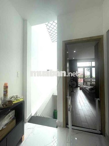 NHÀ ĐẸP SÂN VƯỜN 6X16 ĐƯỜNG XE HƠI VÀO NHÀ TÂN THỚI NHẤT