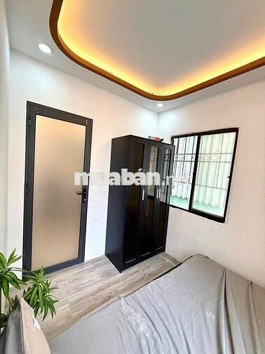 CHO THUÊ 2PN 1WC GIÁ RẺ CỬA SỔ TO, SẠCH SẼ CÁCH UEH CHỈ 1km