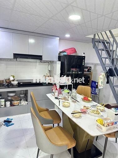 Bán nhà mặt đường 3 phòng ngủ, Quận 7 cũ, nhà mới, đẹp