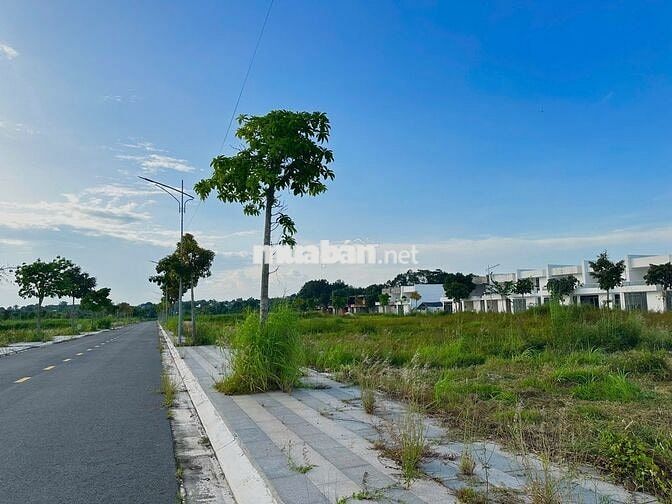 CHỦ NGỘP CẮT LỖ SÂU BÁN GẤP LÔ ĐẤT ĐƯỜNG 28 HÒA LONG 133M2/1TY450