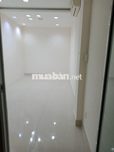 PHÒNG LẦU 2- 19M2- CÓ CỬA SỔ- SẴN NỘI THẤT-GIỜ TỰ DO- 3,5TR/TH