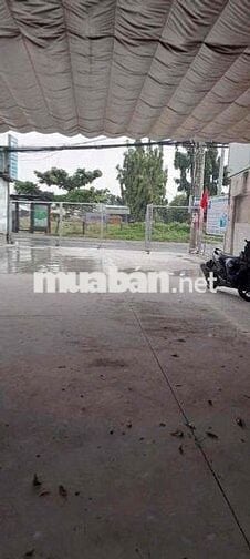 mặt bằng phan van hớn . 500m thích hợp làm gara , nhà hàng , siêu thị