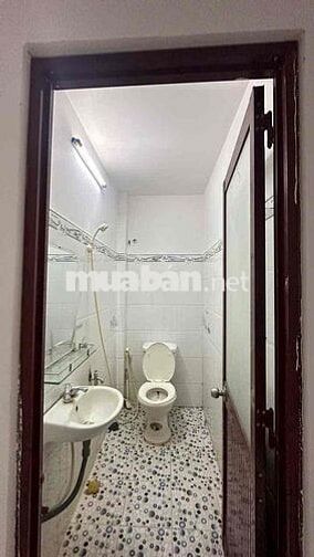 NHÀ TRỆT LẦU ĐÚC THẬT,  Ô TÔ ĐẾN CỬA, 2 PHÚT ĐẾN CHỢ 345 TRIỆU