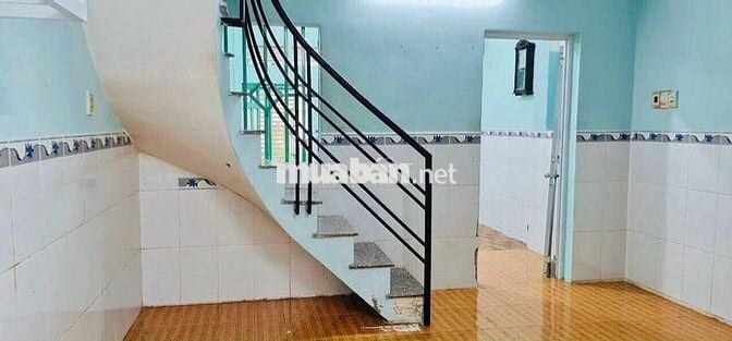 Hiện tại e còn 1 căn nhà, ưu tiên cho gia đình thuê.