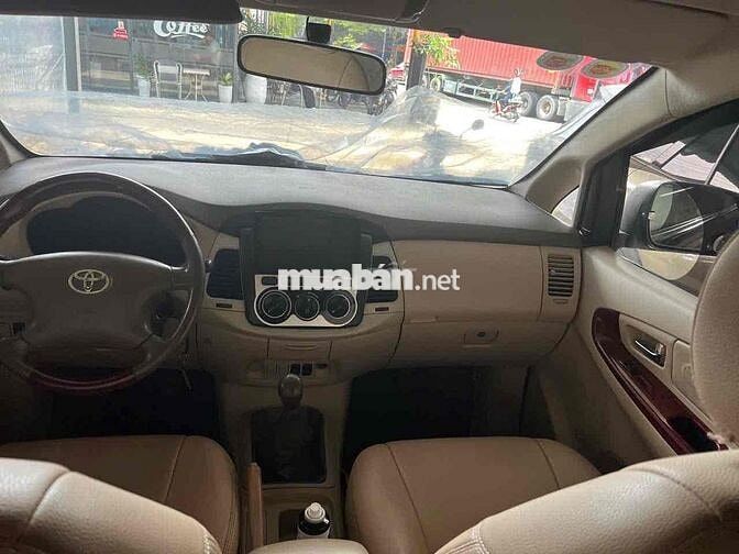 Toyota Innova 2006 G - 125 km