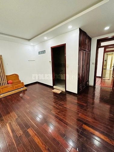 Ông bà lớn tuổi cần ra nhanh nhà Đặng Thùy Trâm 60m2, giá chỉ 3,15 tỷ